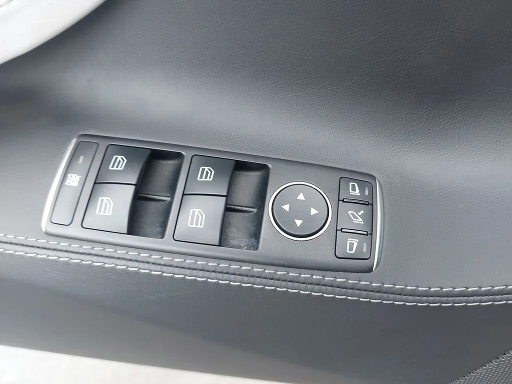 Used 2021  Tesla Long Range image 28