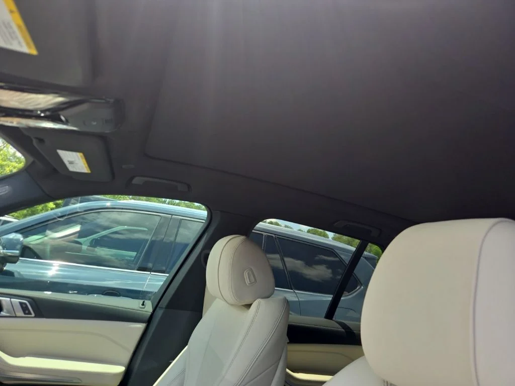 Used 2020 Black BMW sDrive40i image 4