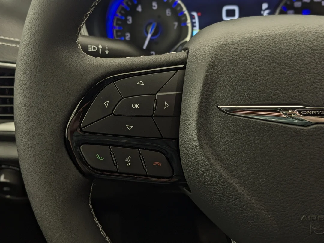 New 2026 Black Chrysler Select - - AWD - Full Sunroof - S Appearance - 360 Camera - Remote Start & More! image 17