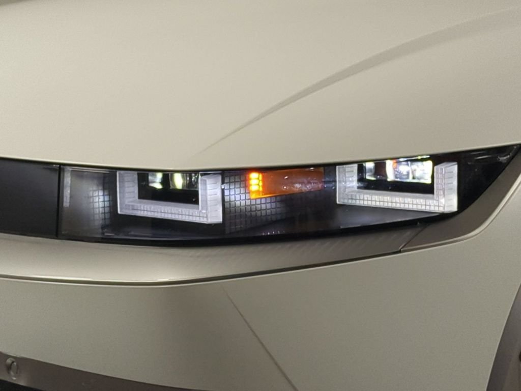 Used 2026 White Hyundai Limited image 10