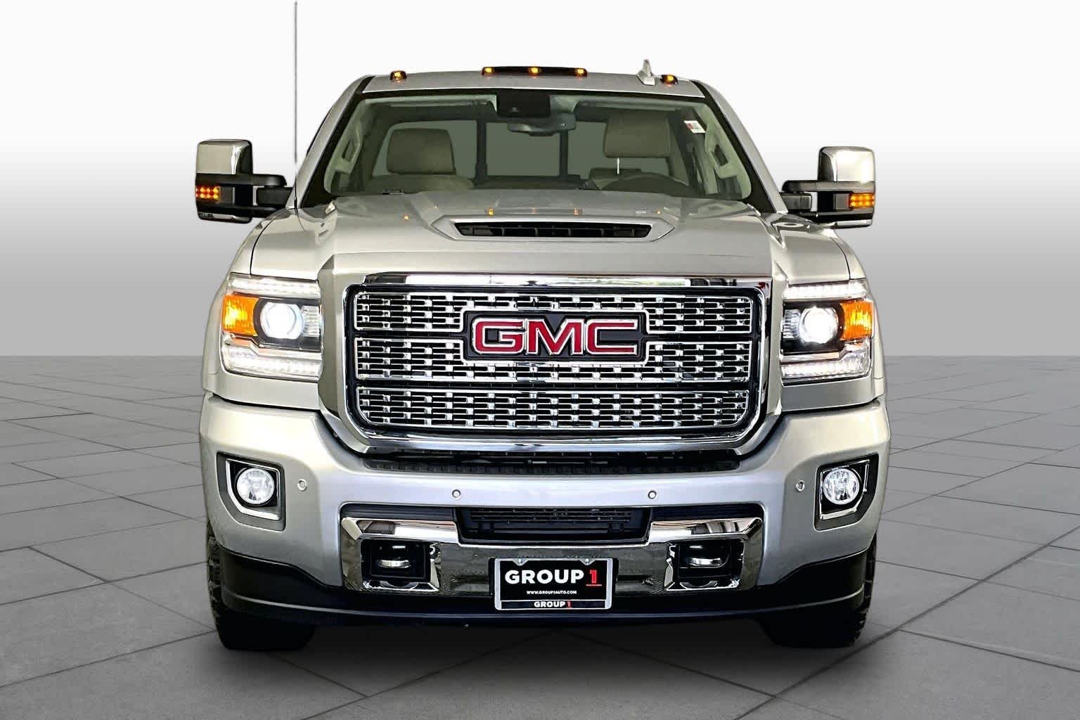 Used 2018 Quicksilver Metallic GMC Denali image 4