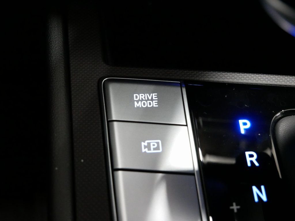 2025 Hyundai Elantra SE - Photo 19