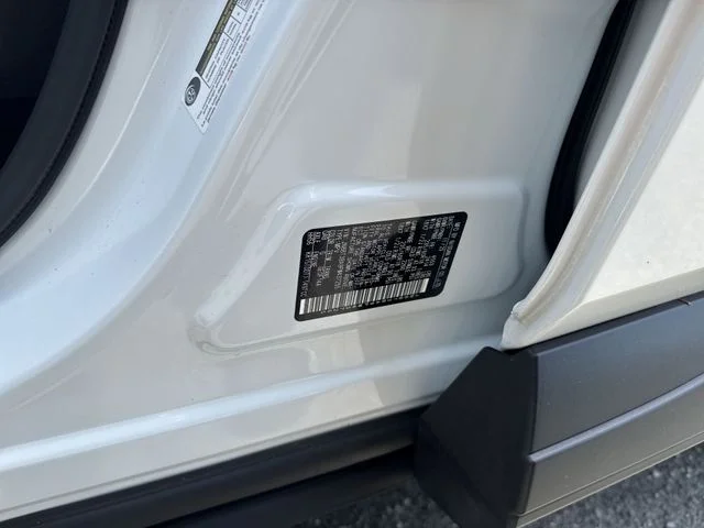 Used 2023 White Nissan SV image 33