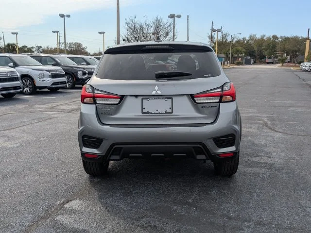 New 2027 Gray Mitsubishi 2.0 LE image 7