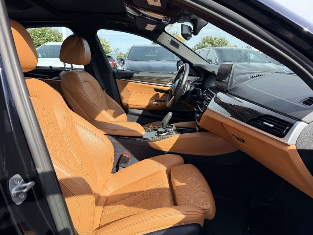 Used 2022 Black BMW 540i image 9