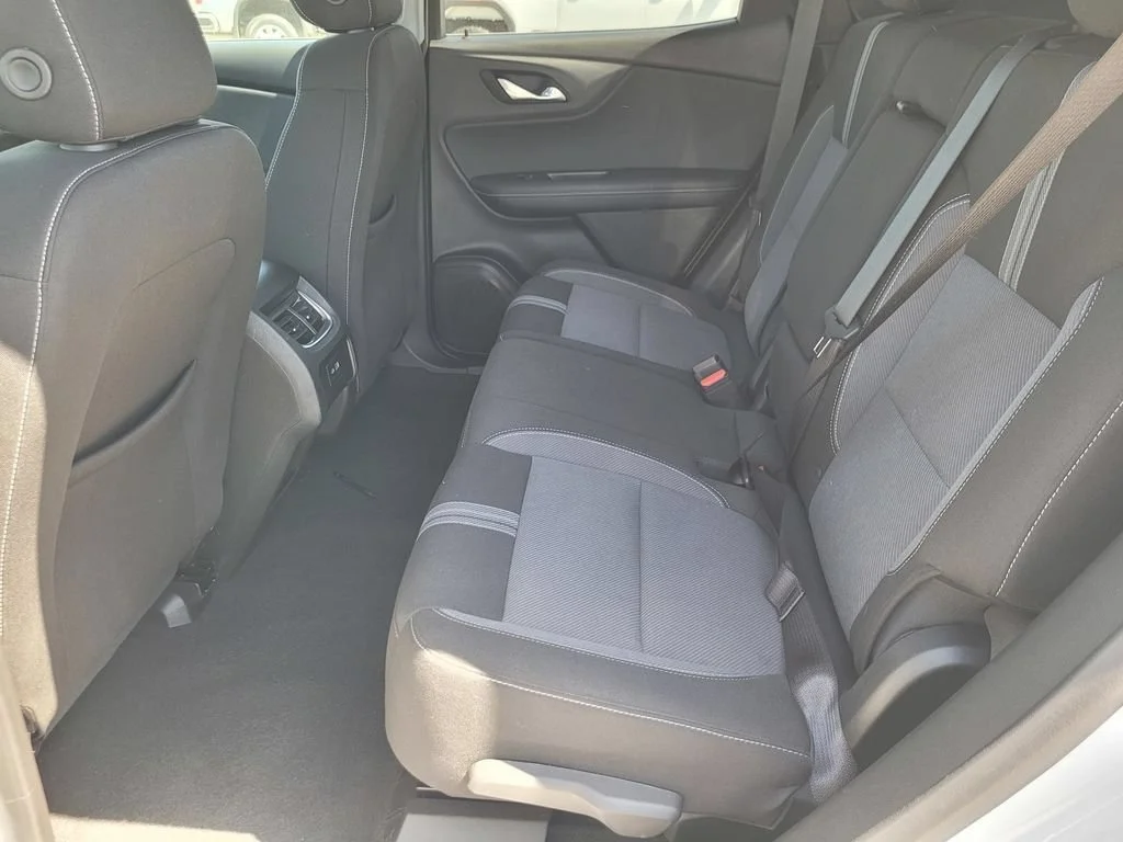Used 2025 Summit White Chevrolet 2LT image 10