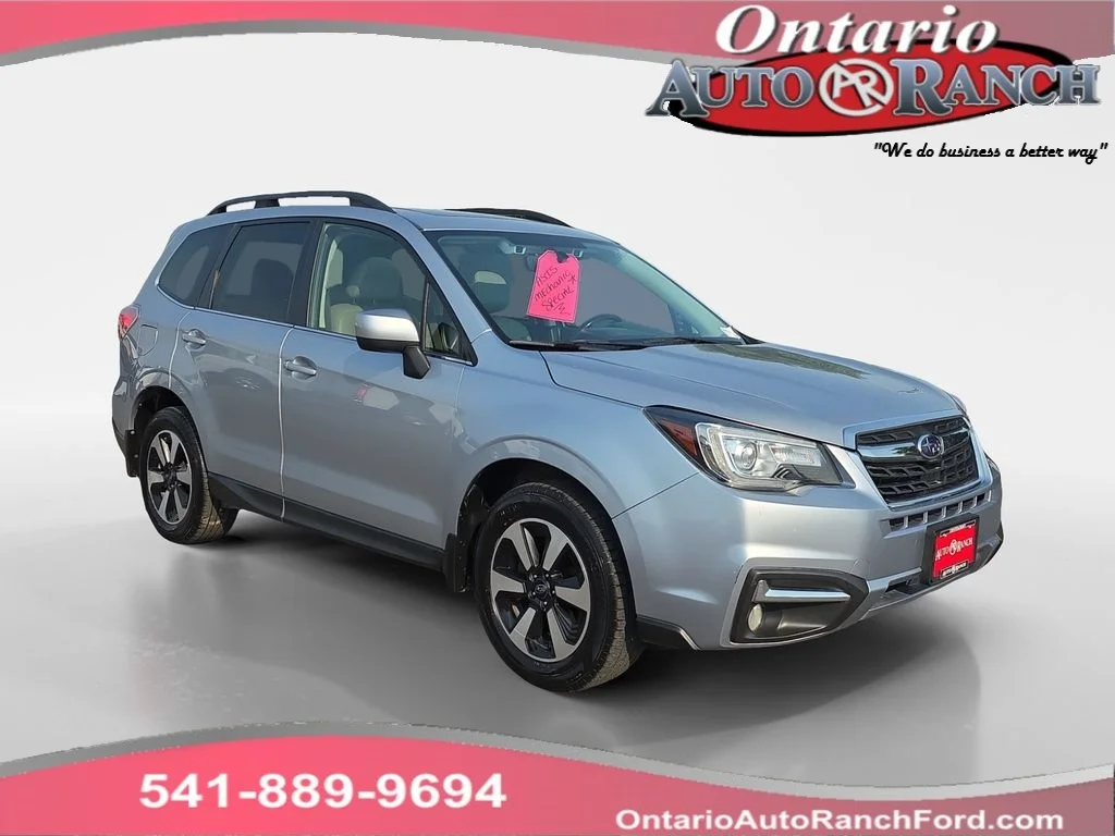 Used 2018 Ice Silver Metallic Subaru Limited image 1