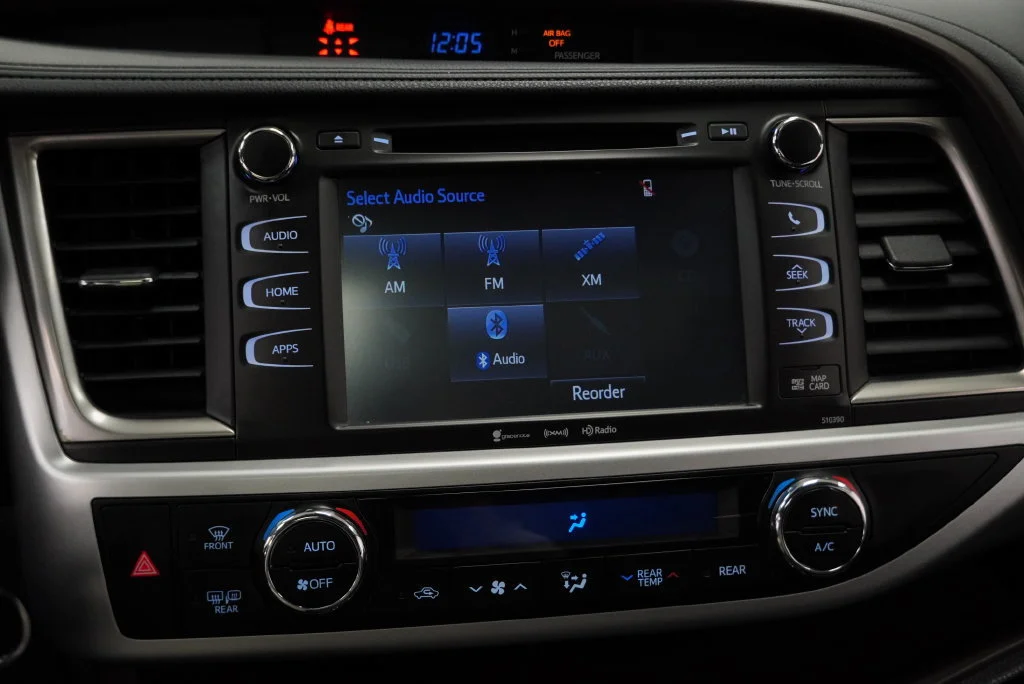 Used 2019 Blue Toyota XLE image 27