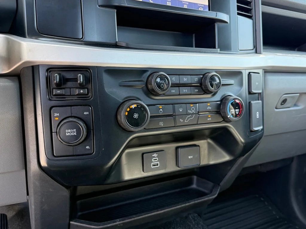 Used 2023 White Ford XL image 24