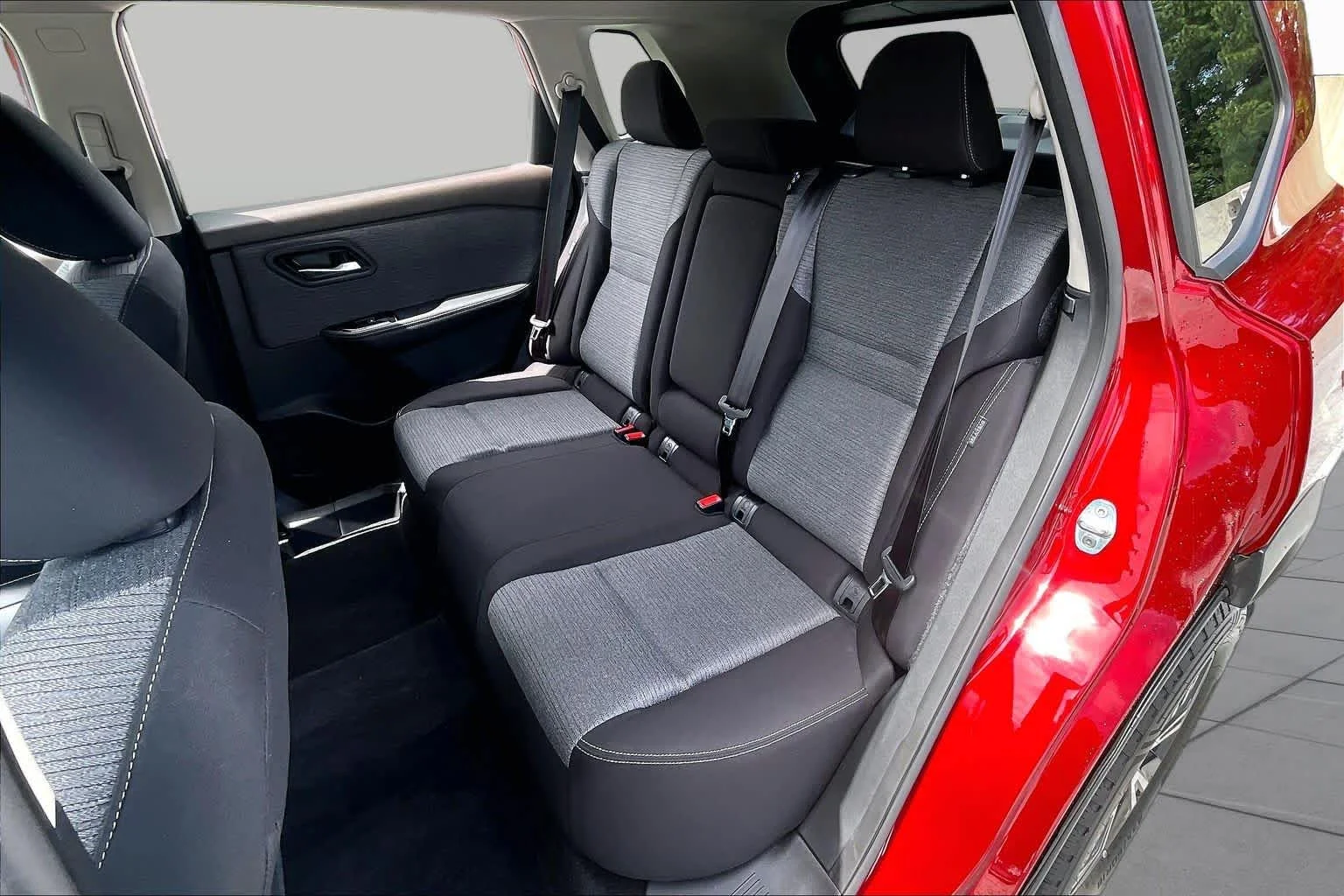 Used 2023 Scarlet Ember Tintcoat Nissan SV image 40