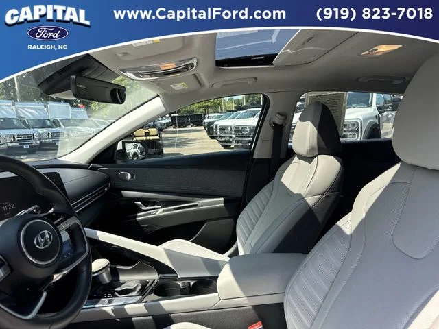 Used 2023 White Hyundai Limited image 22