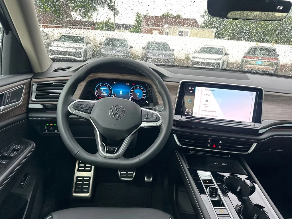 New 2026  Volkswagen 2.0T SEL Premium R-Line image 17
