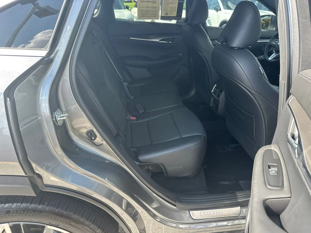 Used 2023 Gray INFINITI LUXE image 13