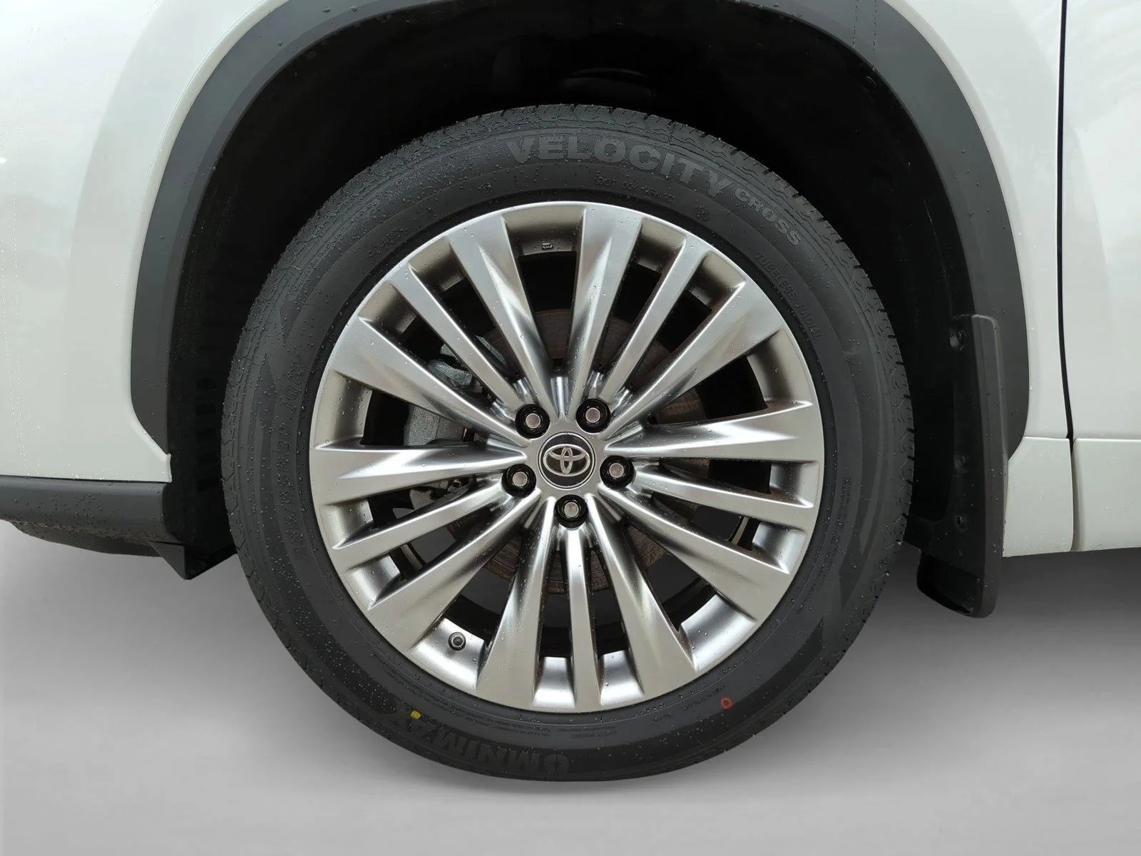Used 2024 Wind Chill Pearl Toyota Platinum image 25