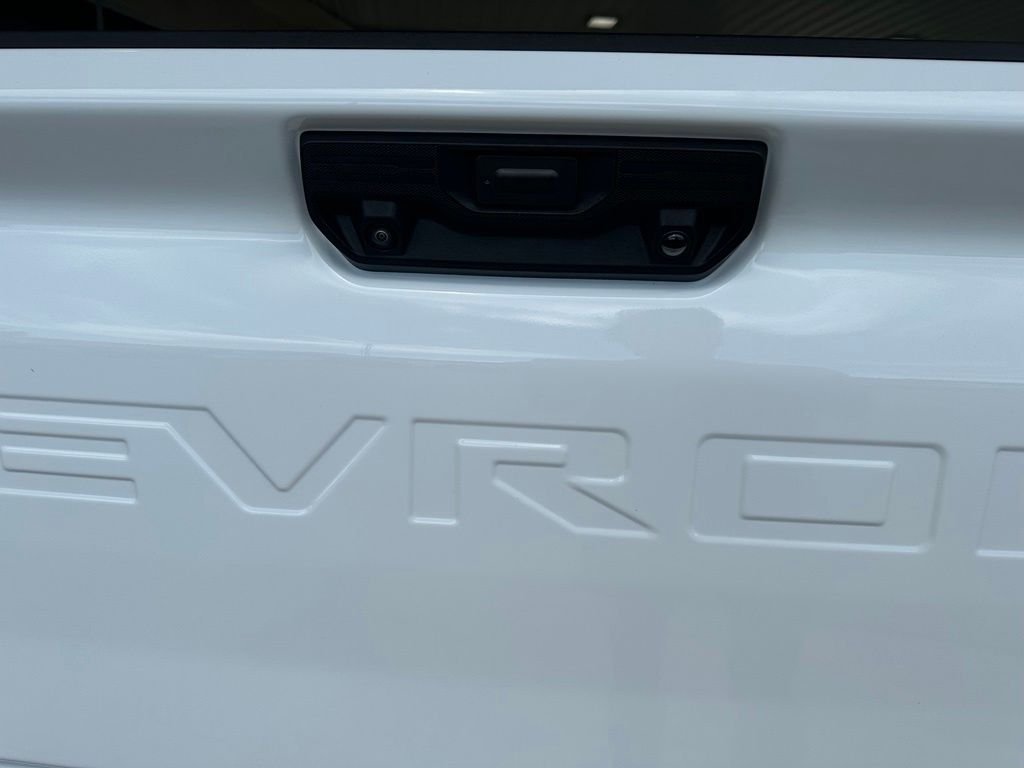 Used 2025 White Chevrolet LTZ image 33