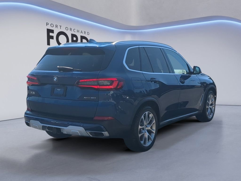 Used 2021 Blue BMW xDrive40i image 7