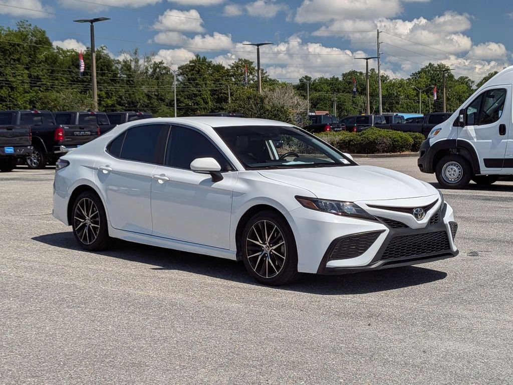 Used 2022 White Toyota SE image 7