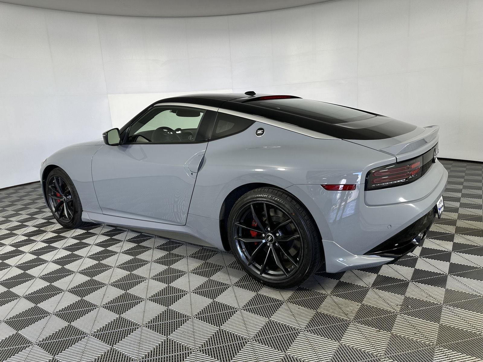 Used 2024 Boulder Gray/Super Black Nissan Performance image 10
