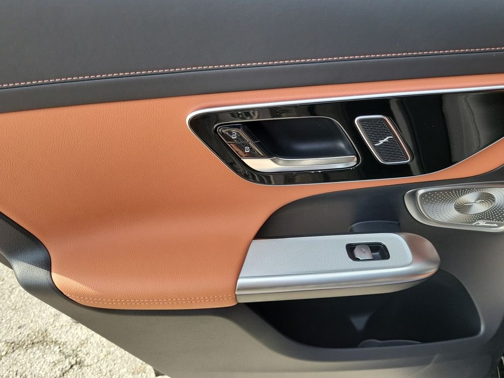 New 2026 Black Mercedes-Benz GLC 300 image 16
