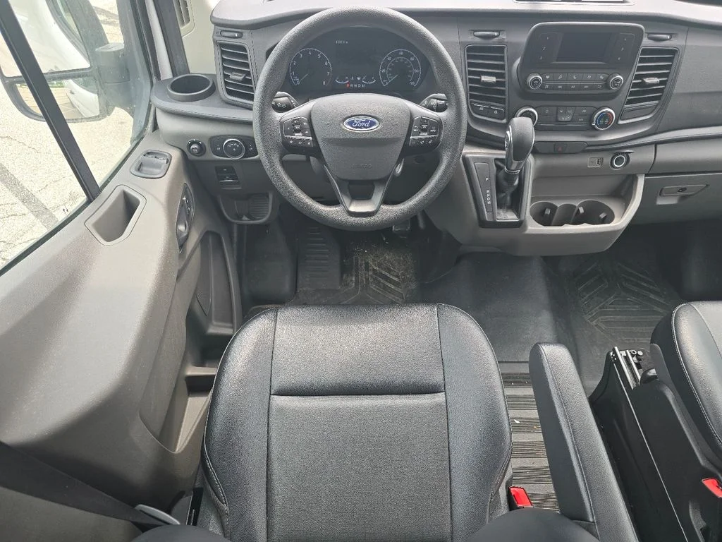 Used 2024 Oxford White Ford Base image 18