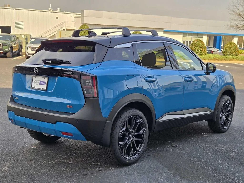 New 2026 Arctic Ice Blue Metallic / Super Black Two-tone Nissan SR image 7