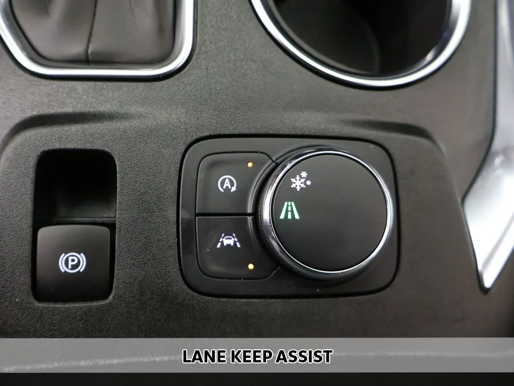 Used 2023 Summit White Chevrolet LT image 3