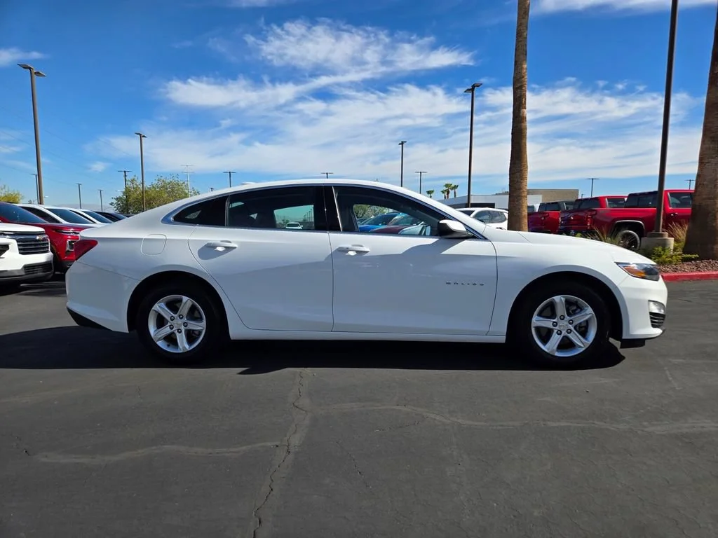 Used 2024 Summit White Chevrolet 1LT image 7