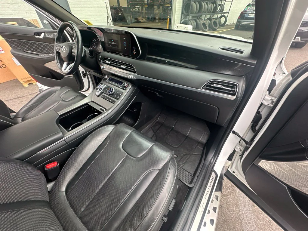 Used 2022 White Hyundai Calligraphy image 30