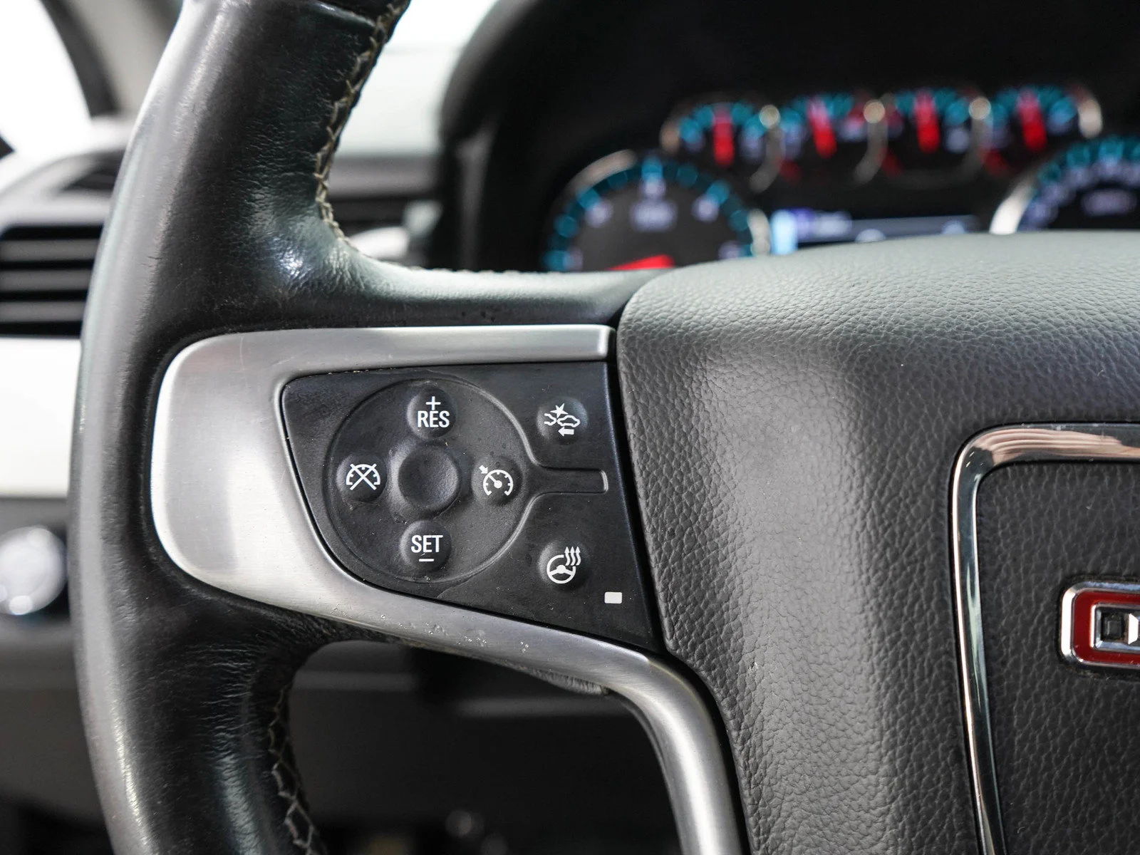 Used 2019 Onyx Black GMC SLT image 31