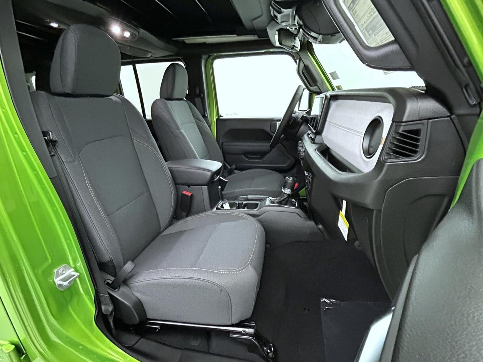 New 2026 Mojito Clear-Coat Exterior Paint Jeep Sport S image 15