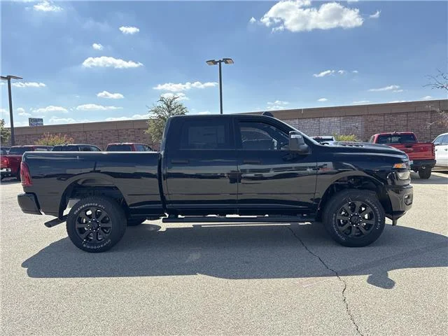 New 2026 Diamond Black Crystal Pearl-Coat  Paint Ram TRADESMAN CREW CAB 4X4 image 9