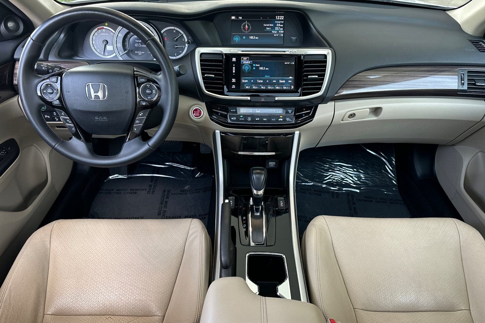 Used 2017 White Honda Touring image 13
