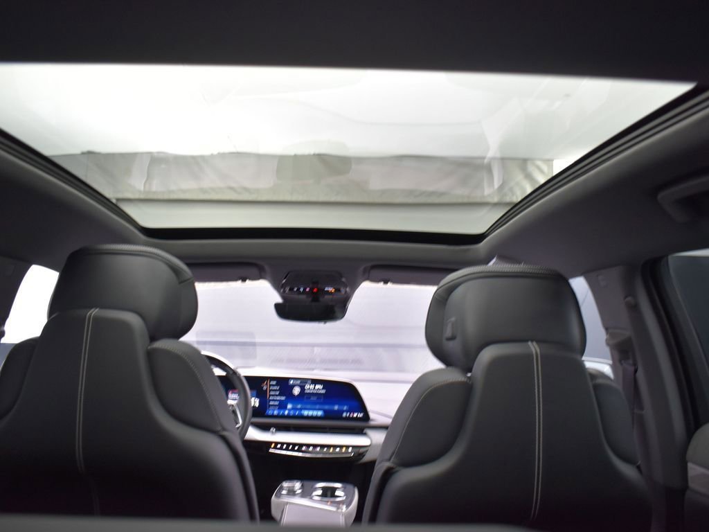 2025 CADILLAC OPTIQ - Image 32