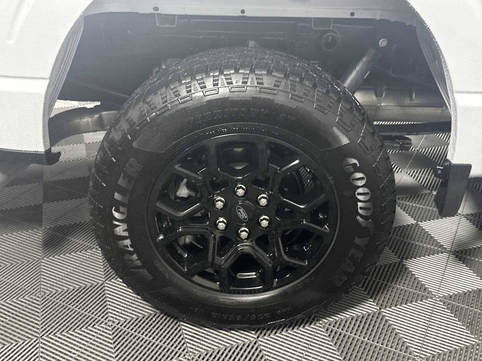 2025 Ford F-150 XLT - Photo 16