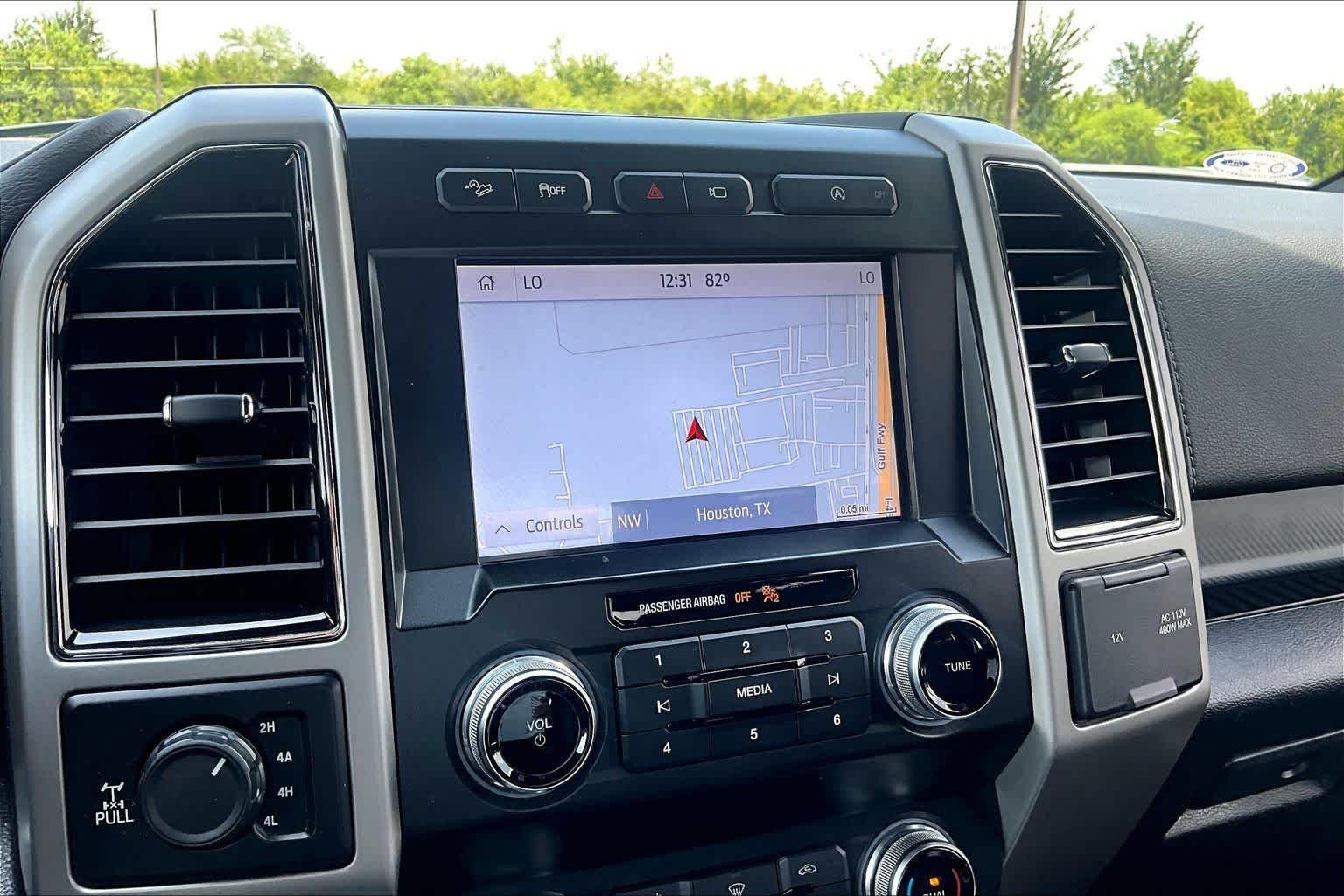 Used 2020 Oxford White Ford LARIAT image 32