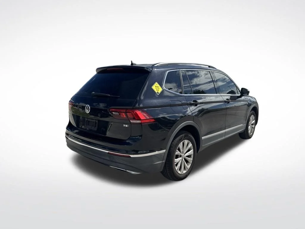 Used 2018 Black Volkswagen 2.0T SE image 5