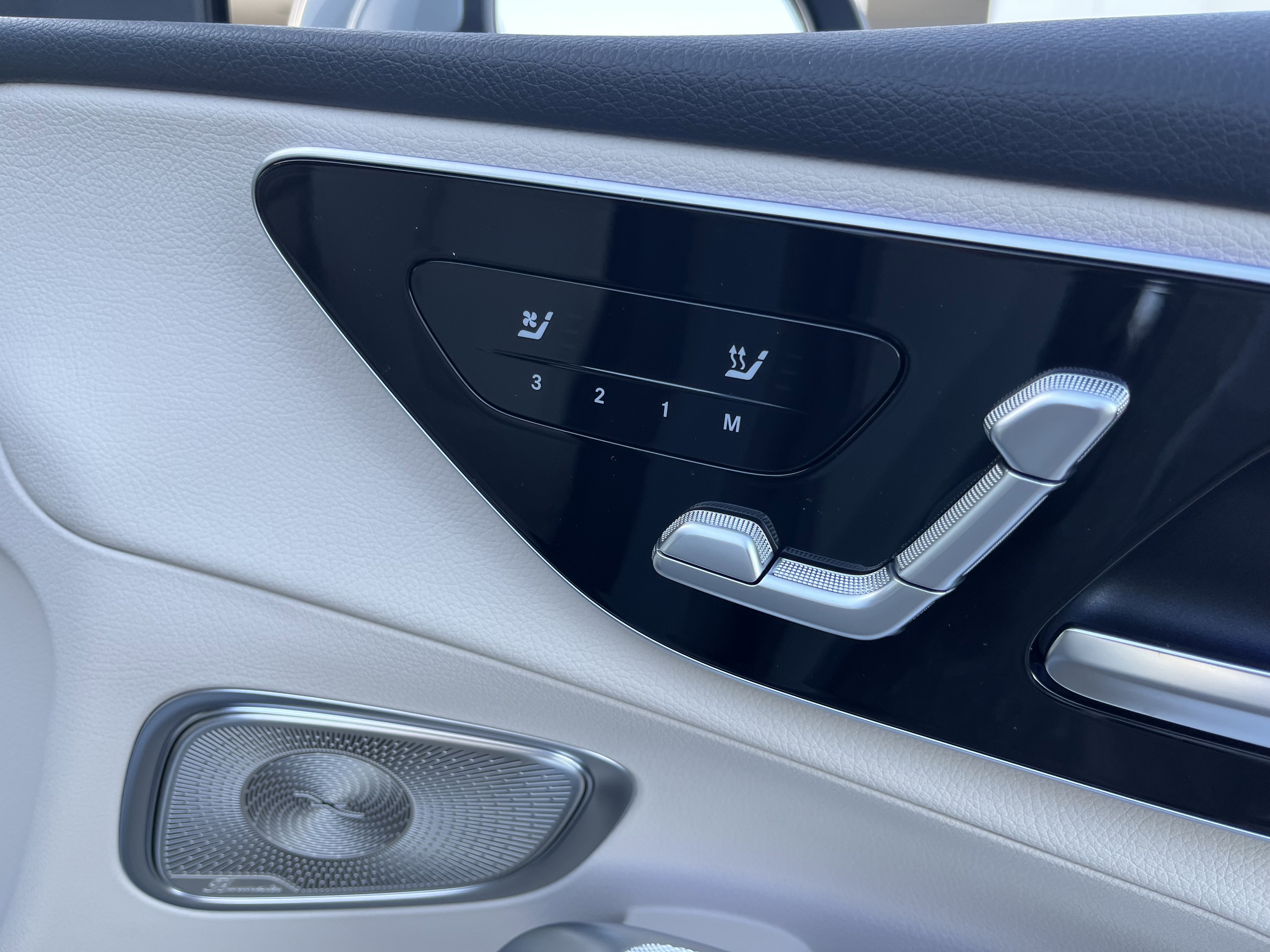 New 2026 MANUFAKTUR Alpine Grey Mercedes-Benz GLC 300 image 24