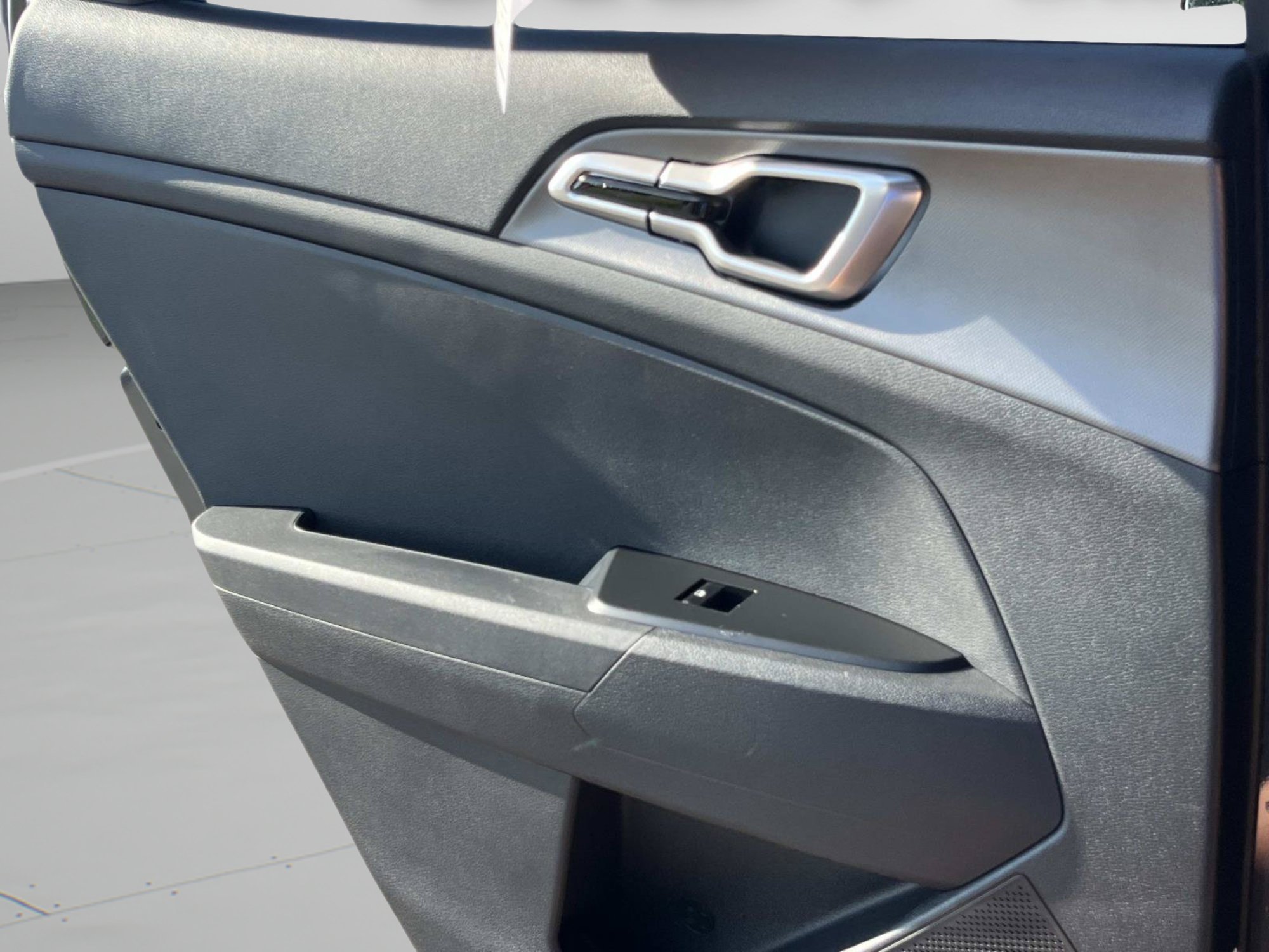 New 2027 Gravity Gray Kia LX image 17