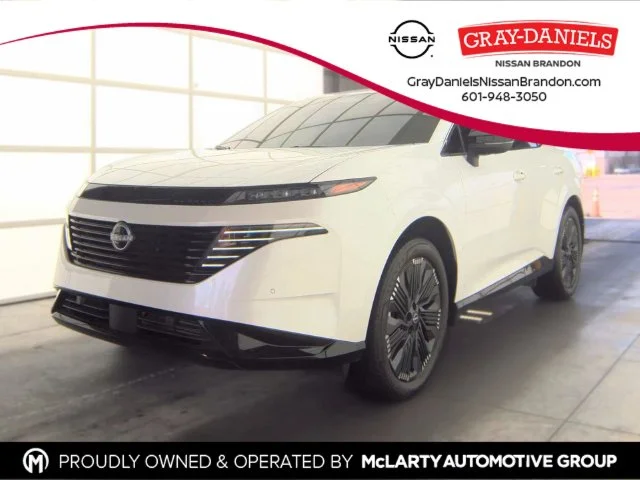 Used 2026 White Nissan Platinum image 1