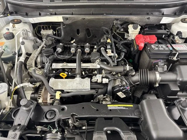 Used 2023 White Nissan S image 17