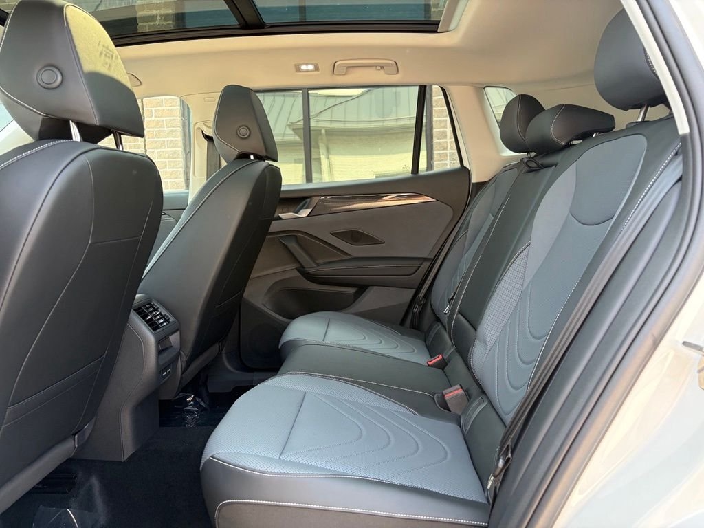 New 2026 Pure White Volkswagen 2.0T SE image 18