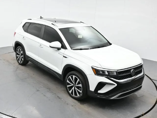 Used 2022 Pure White [white Volkswagen SE image 32