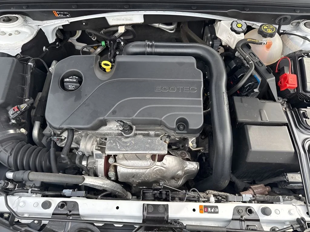 Used 2024 Summit White Chevrolet 1LT image 29