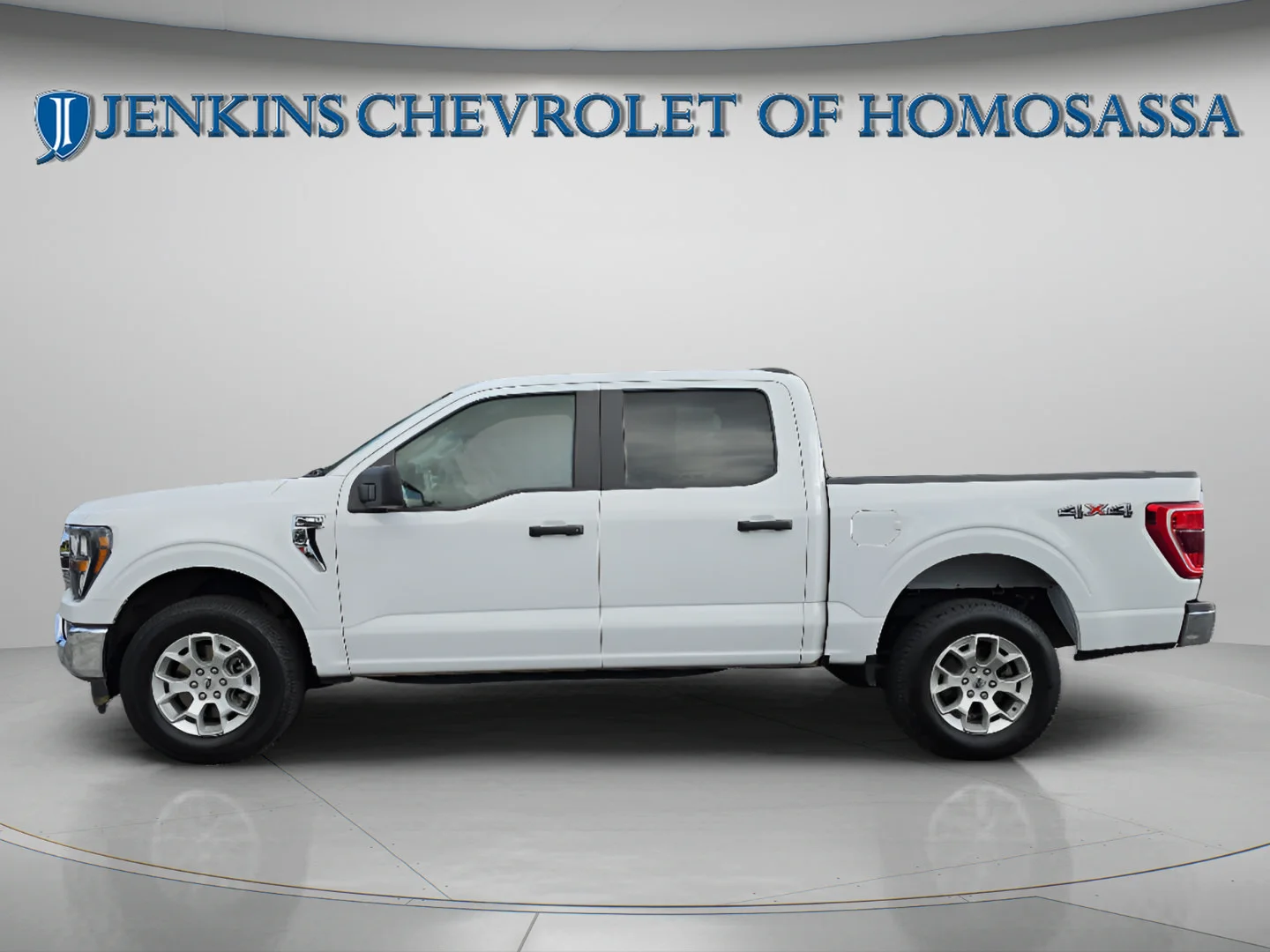 Used 2023 Oxford White Ford XLT image 9