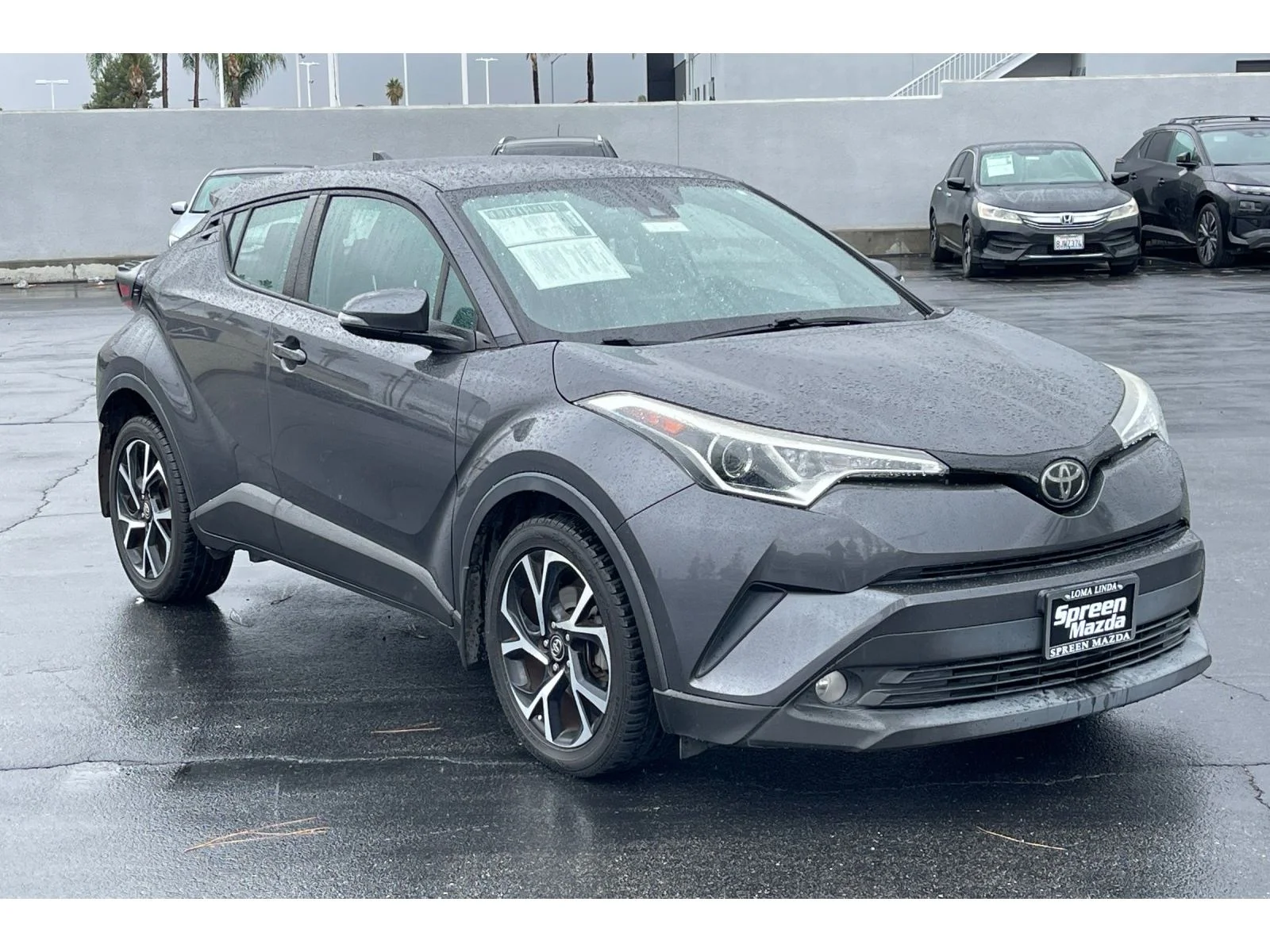 Used 2018 Magnetic Gray Metallic Toyota XLE Premium image 9