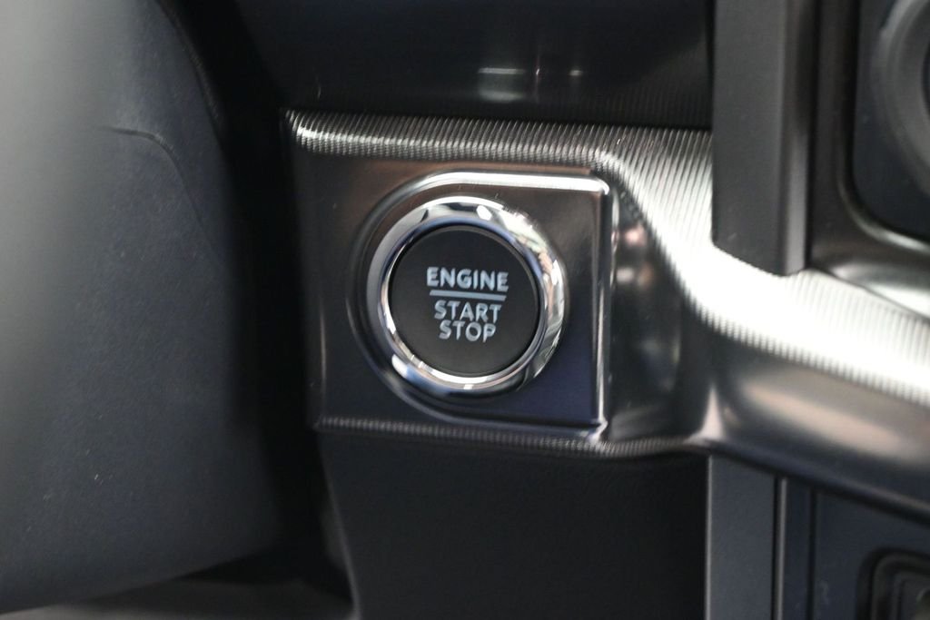 New 2026 Avalanche Ford Lariat image 13
