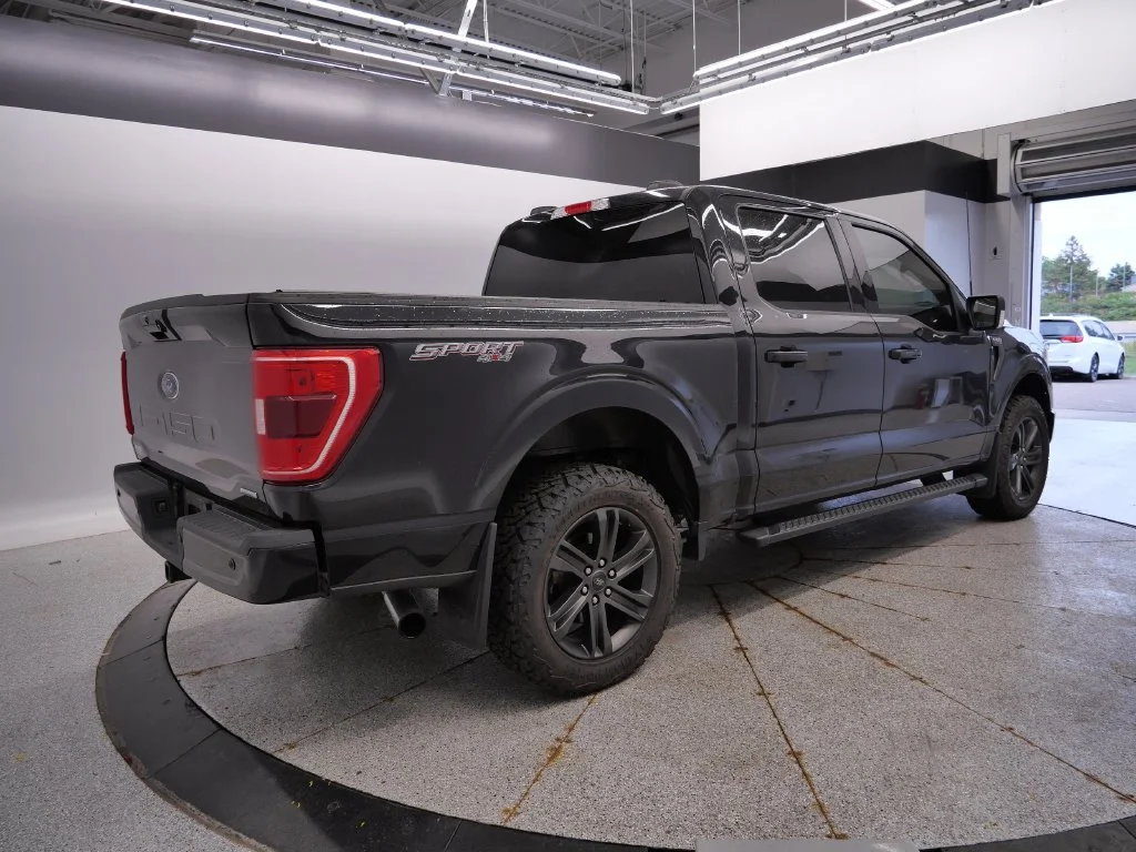 Used 2021 Black Ford XLT image 6