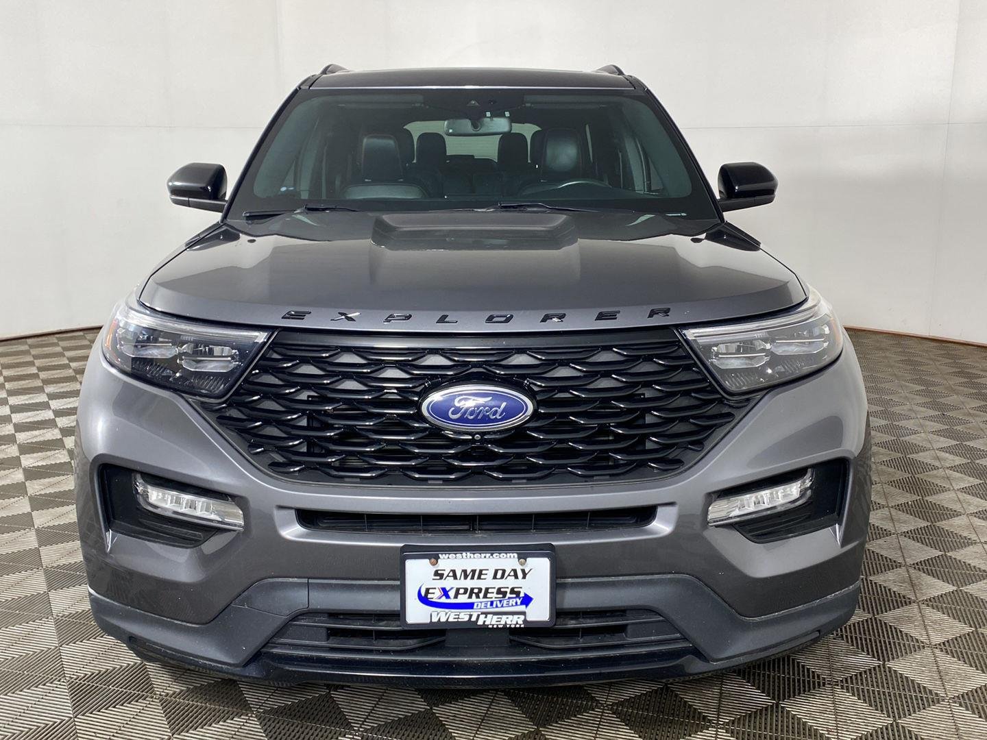 Used 2022 Gray Metallic Ford ST-Line image 2