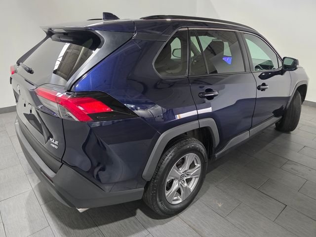 Certified Used 2025  Toyota XLE image 5