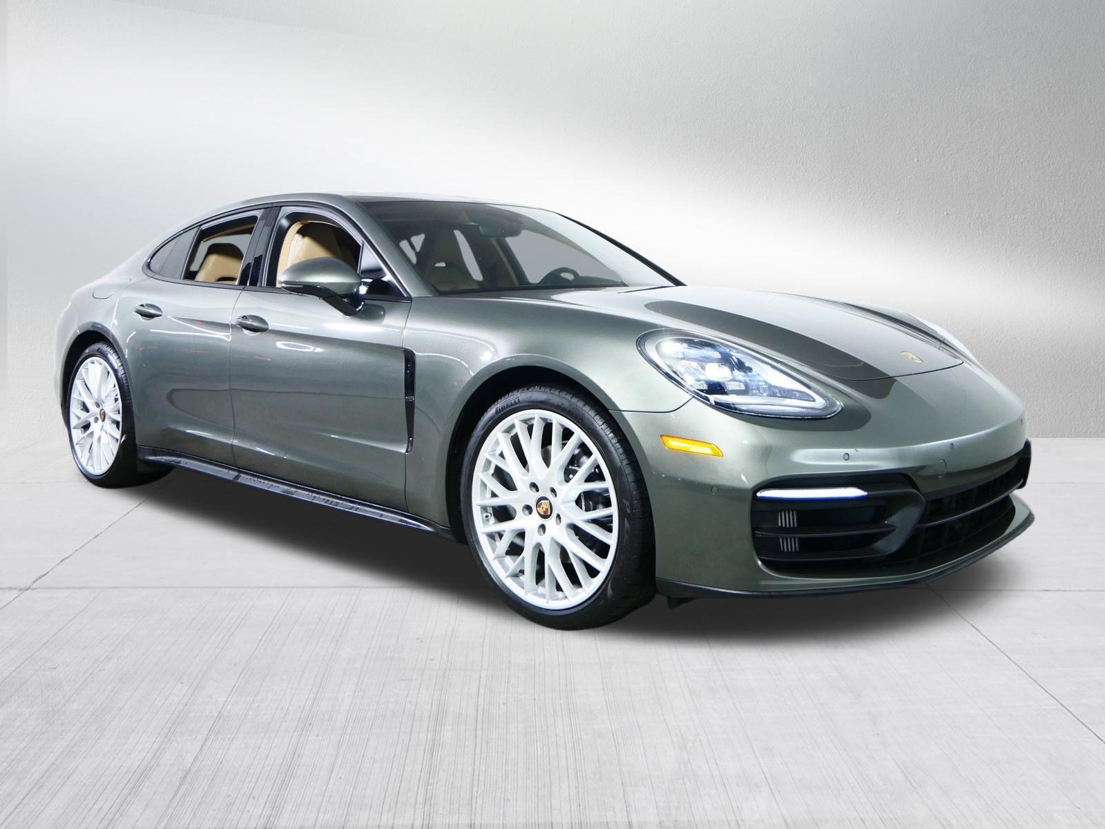2022 Porsche Panamera's photo